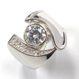 Ladies Ring with C.Z RCZ-1118